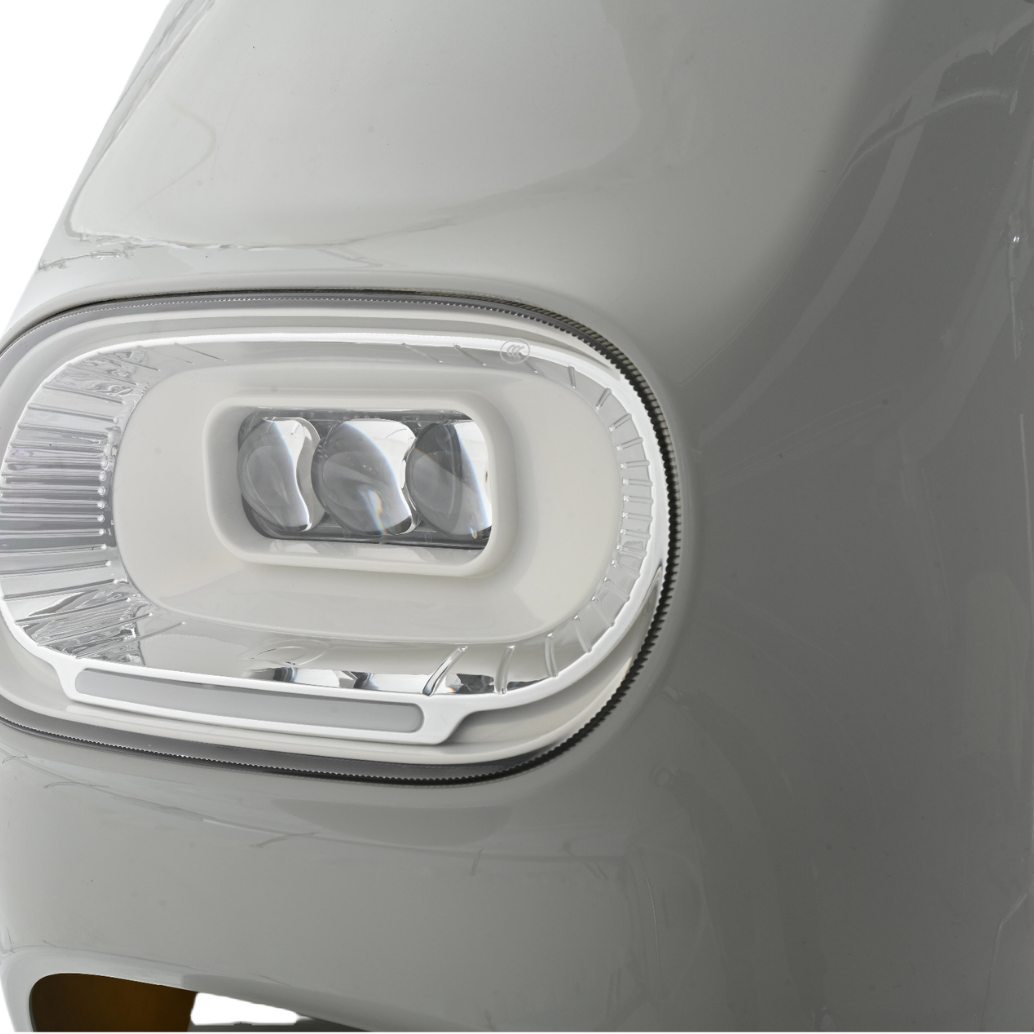 left-right turn indicators, stylish rear tail light