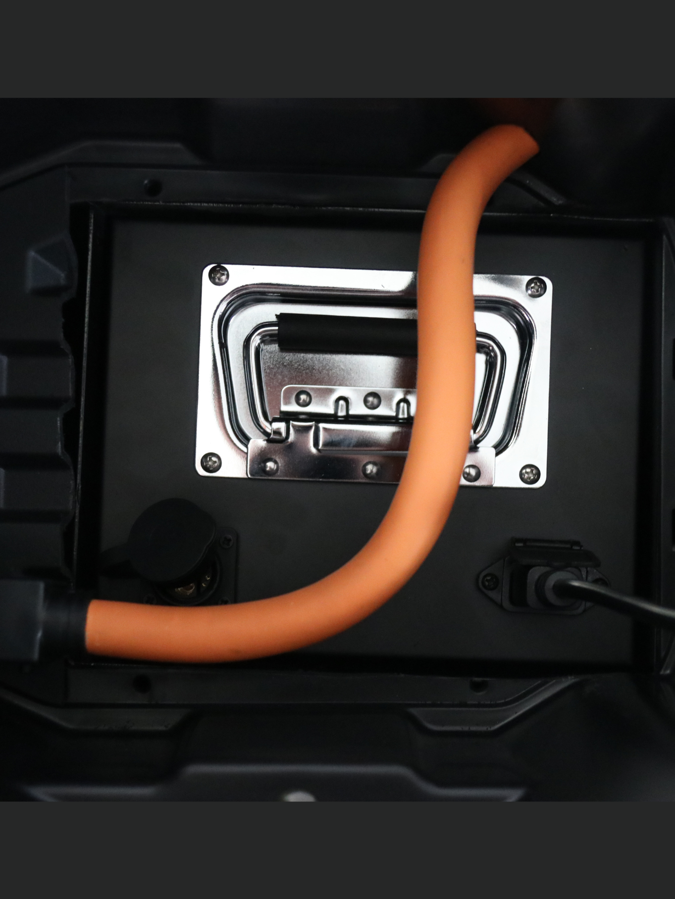 Battery, Lead Acid Battery, Removable Lithium Battery. USB , Cable