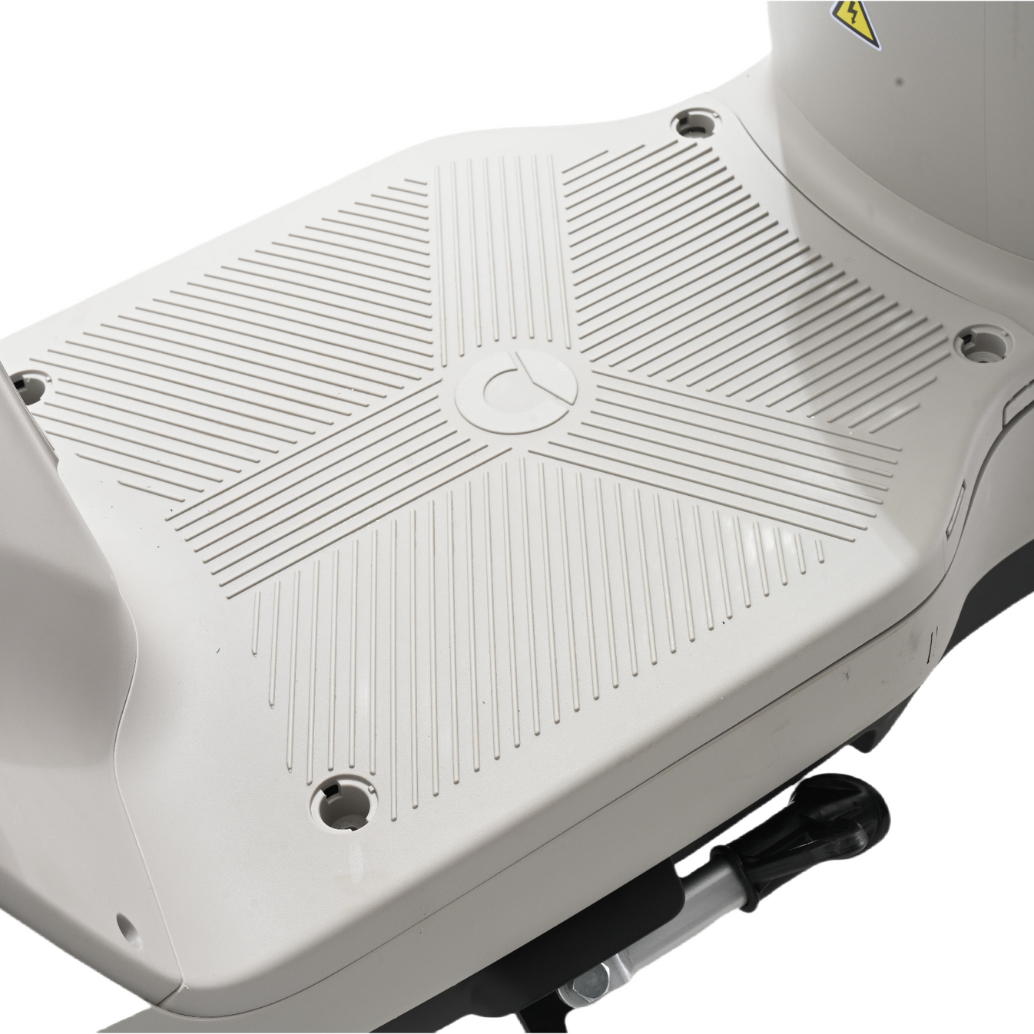 scooter with USB charging port, ignition key switch, scooter center stand, scooter side stand, front fender design