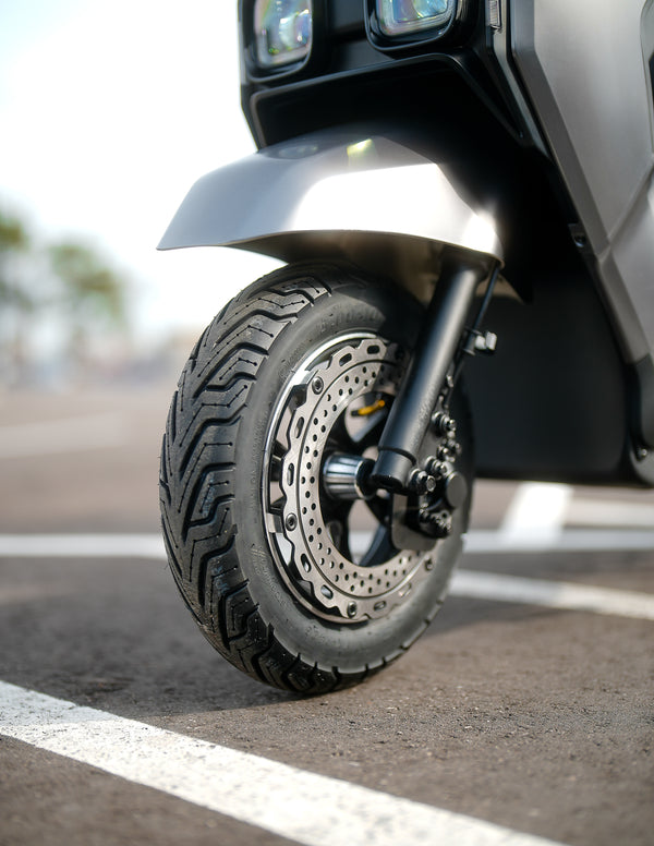 Evoque, Atom, Ebikes, Scooter Style EBikes, Emmo, Ride the Wind, EZ Rides, Streetster