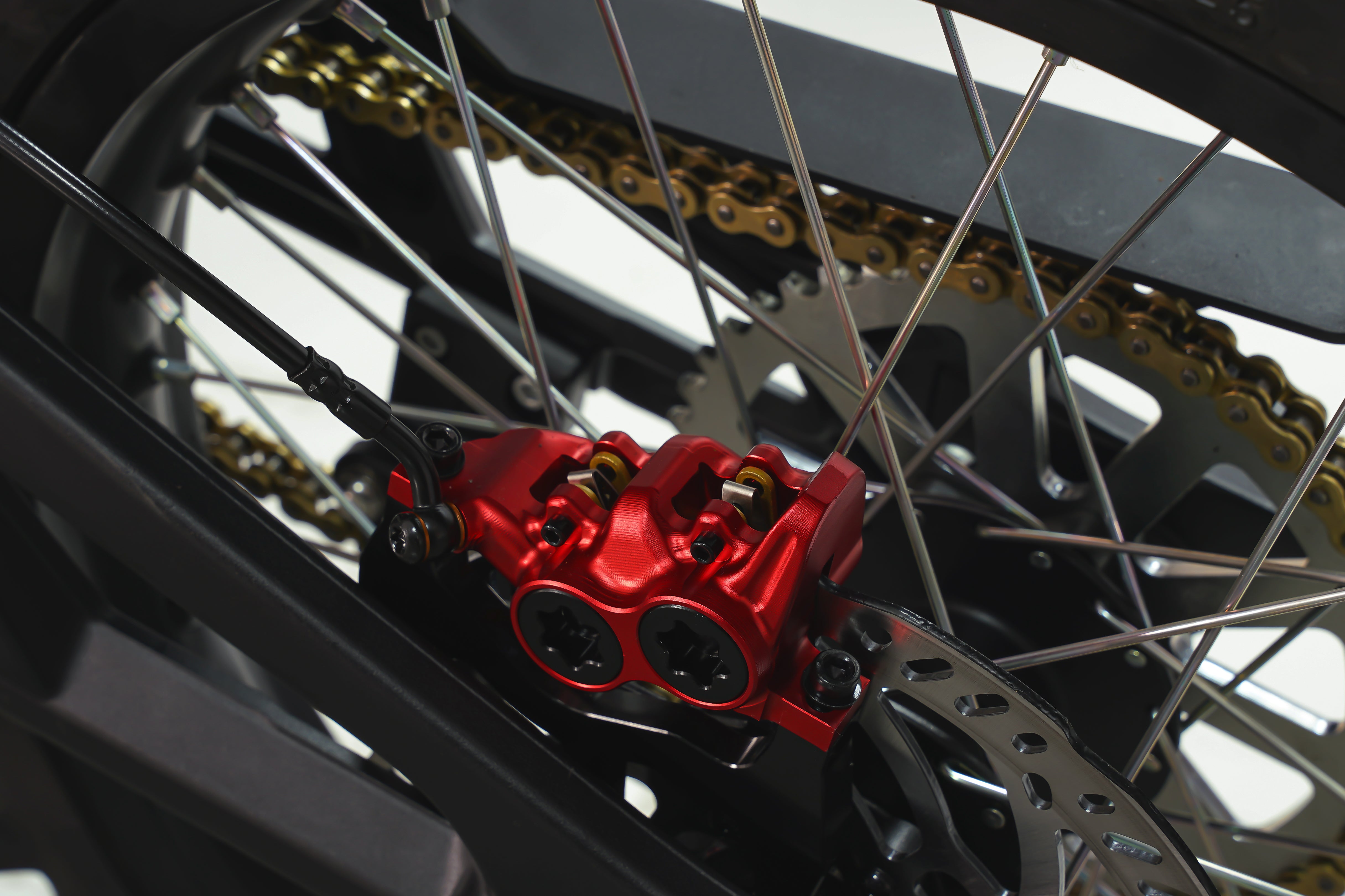 Evoque Bandit Electric Dirt Bike red caliper disc breaks