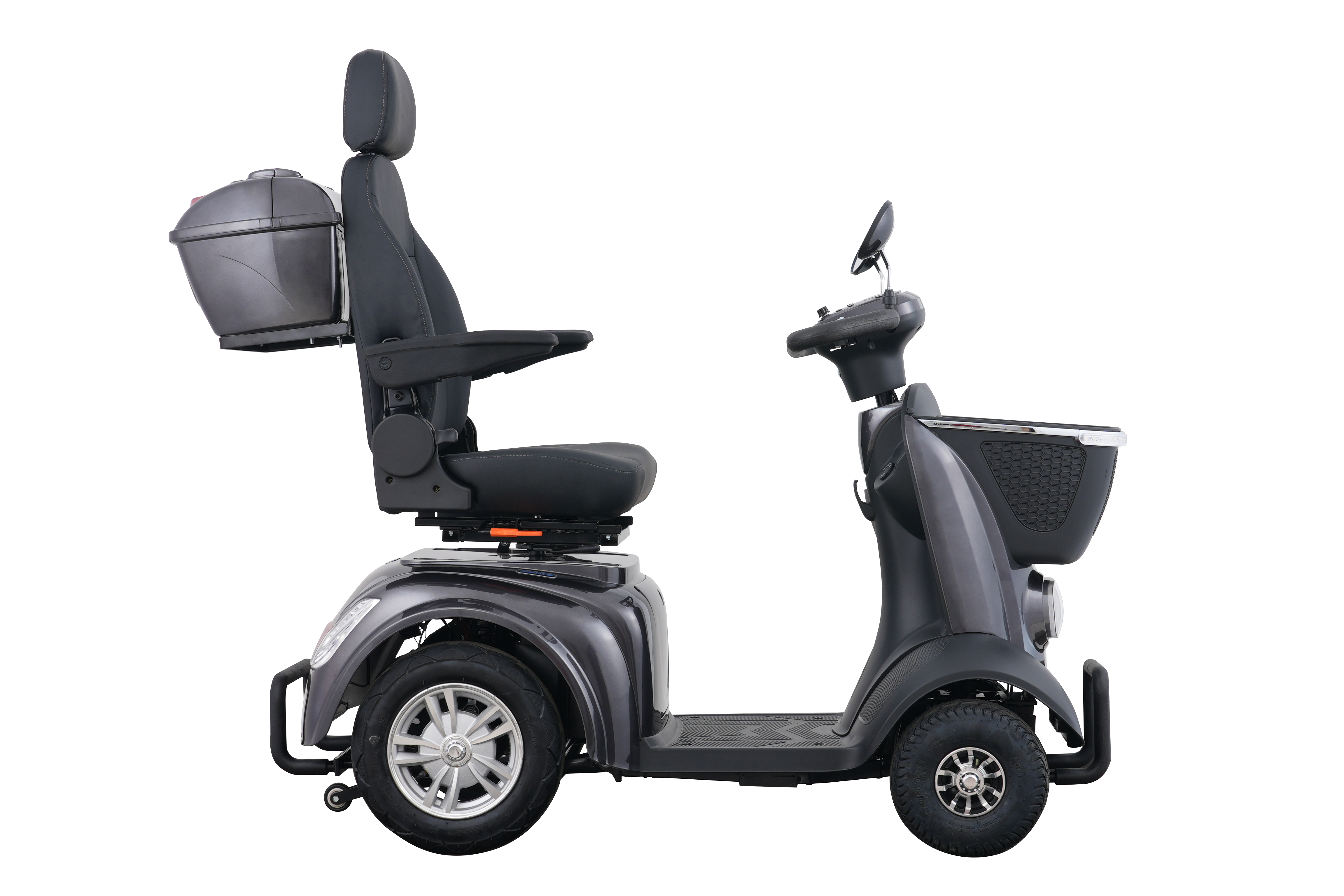 Complete Avantis Traveller mobility scooter with mirrors, front basket, and adjustable captain's seat.