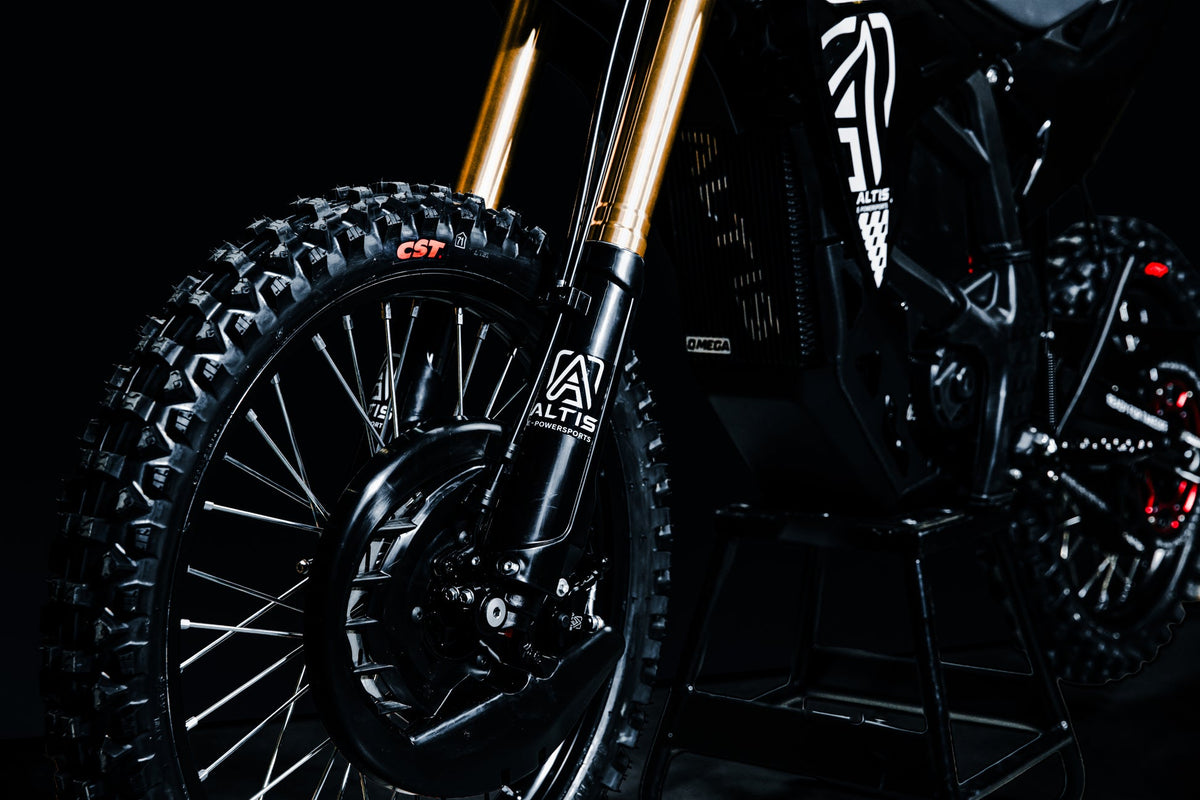 Altis Delta S off-road disc brake and wheel detail.
